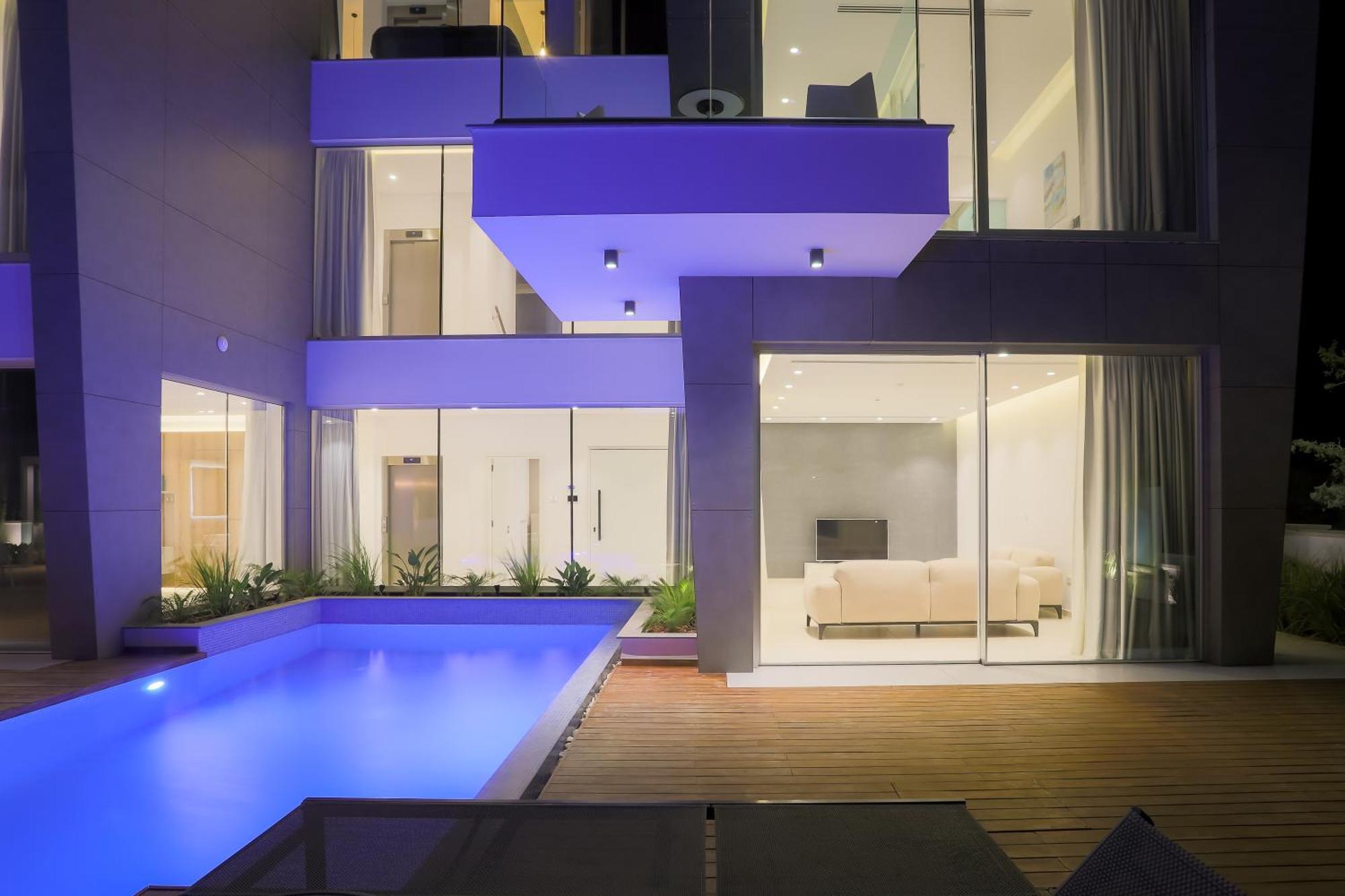 Seaview Luxury Villa *